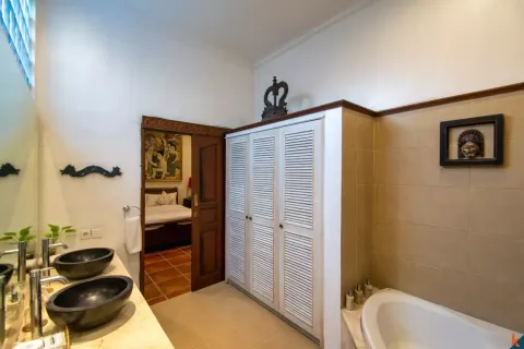 4 bedrooms Villa in Seminyak, Badung, Indonesia No. 10256 29