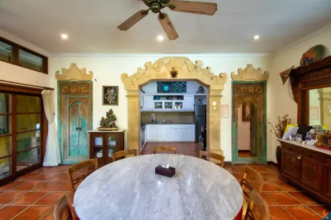 4 bedrooms Villa in Seminyak, Badung, Indonesia No. 10256 12