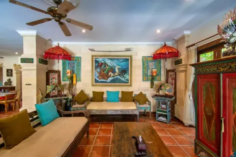 4 bedrooms Villa in Seminyak, Badung, Indonesia No. 10256 4