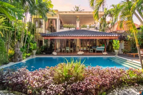 4 bedrooms Villa in Seminyak, Badung, Indonesia No. 10256 2