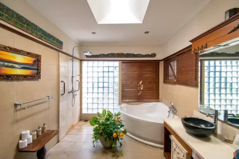 4 bedrooms Villa in Seminyak, Badung, Indonesia No. 10256 30