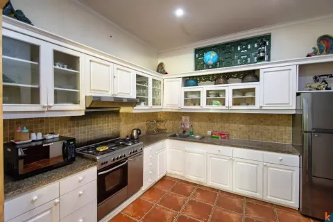 4 bedrooms Villa in Seminyak, Badung, Indonesia No. 10256 14