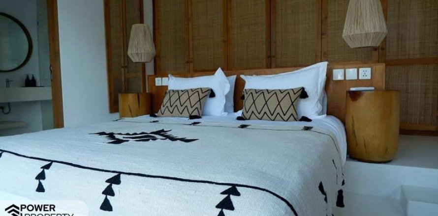 4 bedrooms Villa in South Kuta, Badung, Indonesia No. 8611