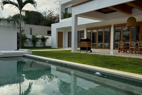 4 bedrooms Villa in South Kuta, Badung, Indonesia No. 8611 7