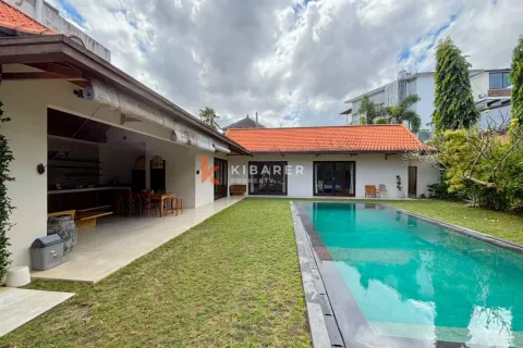 3 bedrooms Villa in Tibubeneng, Badung, Indonesia No. 12254