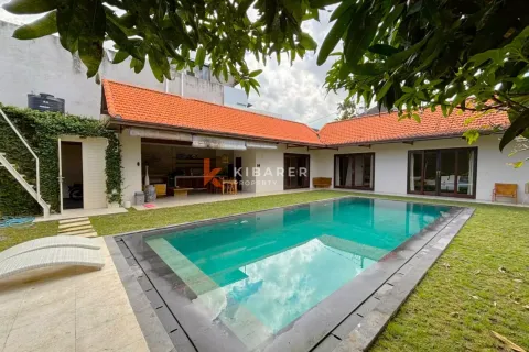 3 bedrooms Villa in Tibubeneng, Badung, Indonesia No. 12254 6