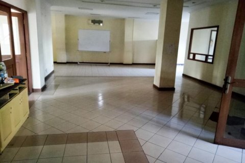 Земельный участок в Kerobokan, Бадунг, Индонезия № 11691 5