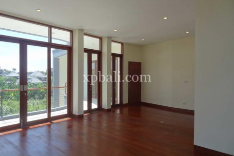 3 bedrooms Villa in Canggu, Badung, Indonesia No. 335 13