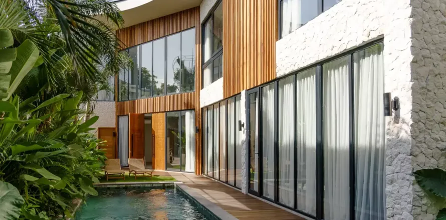 5 bedrooms Villa in Tibubeneng, Badung, Indonesia No. 10439