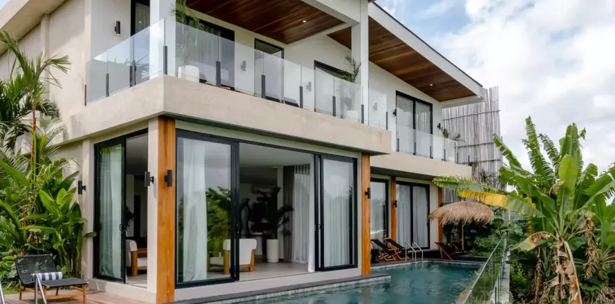 4 bedrooms Villa in Tibubeneng, Badung, Indonesia No. 10438