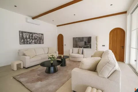 4 bedrooms Villa in South Denpasar, Denpasar, Indonesia No. 13240 12