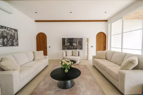 4 bedrooms Villa in South Denpasar, Denpasar, Indonesia No. 13240 13