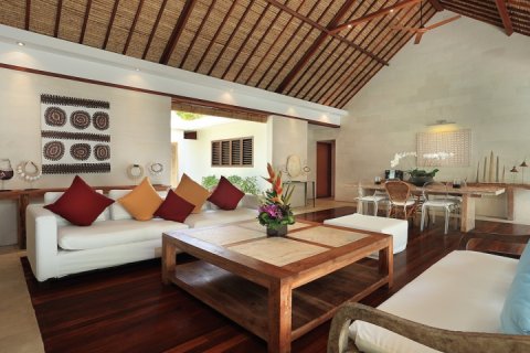 3 bedrooms Villa in Seminyak, Badung, Indonesia No. 955 3