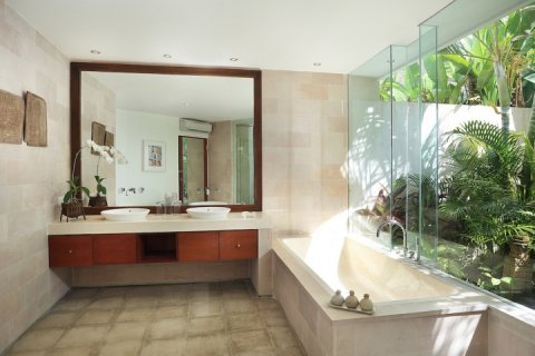 3 bedrooms Villa in Seminyak, Badung, Indonesia No. 955 9