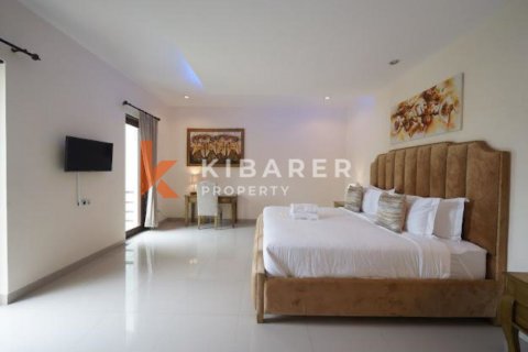 Вилла с 4 спальнями в Nusa Dua, Бадунг, Индонезия № 12408 12