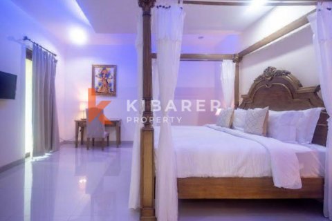Вилла с 4 спальнями в Nusa Dua, Бадунг, Индонезия № 12408 17