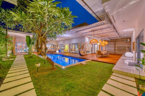12 bedrooms Villa in Legian, Kuta, Badung, Indonesia No. 13249