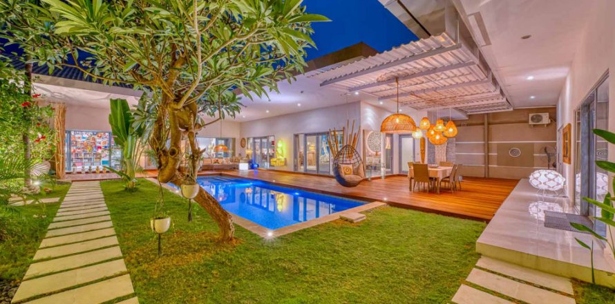 12 bedrooms Villa in Legian, Kuta, Badung, Indonesia No. 13249