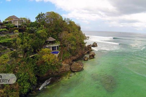 4 bedrooms Villa in South Kuta, Badung, Indonesia No. 7733