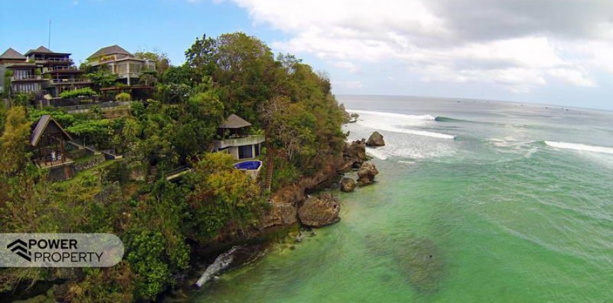 4 bedrooms Villa in South Kuta, Badung, Indonesia No. 7733