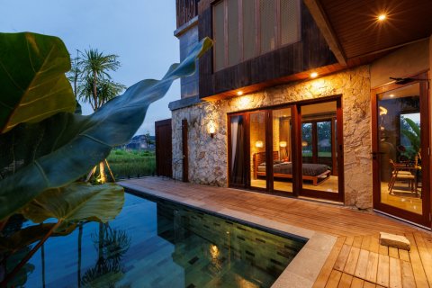 4 bedrooms Villa in Denpasar, Indonesia No. 9077