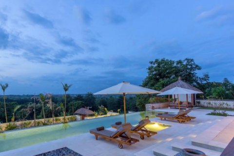 6 bedrooms Villa in South Kuta, Badung, Indonesia No. 806 12