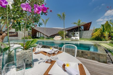 Вилла с 4 спальнями в Seminyak, Бадунг, Индонезия № 805