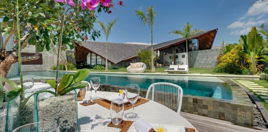 Вилла с 4 спальнями в Seminyak, Бадунг, Индонезия № 805