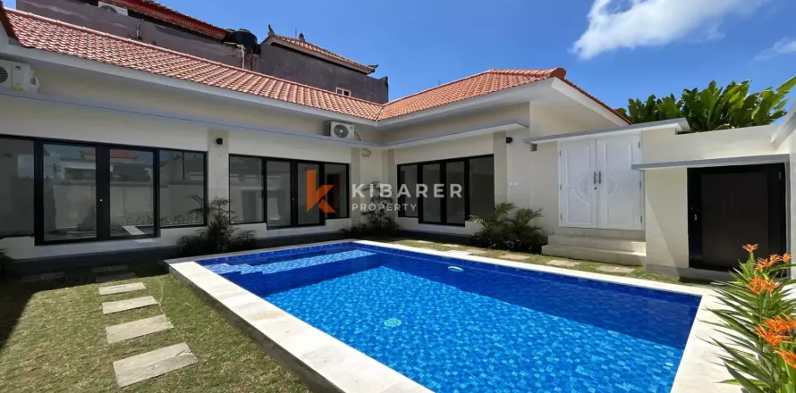 3 bedrooms Villa in Denpasar, Indonesia No. 12484
