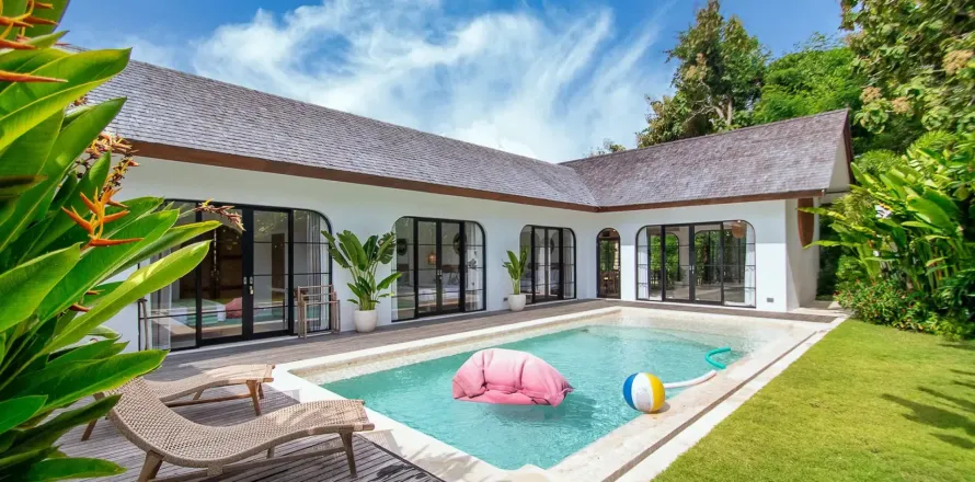 3 bedrooms Villa in South Kuta, Badung, Indonesia No. 10674