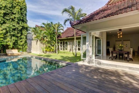 4 bedrooms Villa in Kerobokan, Badung, Indonesia No. 390 3