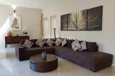 4 bedrooms Villa in Kerobokan, Badung, Indonesia No. 390 9