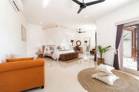 Вилла с 4 спальнями в Seminyak, Бадунг, Индонезия № 1214 15