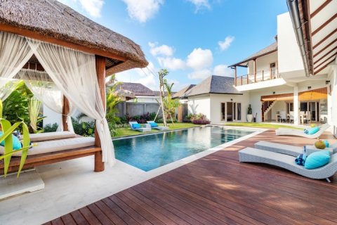 Вилла с 4 спальнями в Seminyak, Бадунг, Индонезия № 1214 2