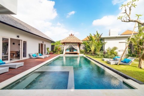4 bedrooms Villa in Seminyak, Badung, Indonesia No. 1214
