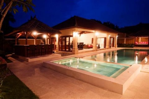 4 bedrooms Villa in Seminyak, Badung, Indonesia No. 947 15