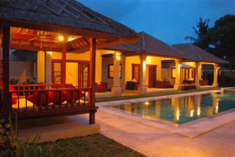 4 bedrooms Villa in Seminyak, Badung, Indonesia No. 947 5