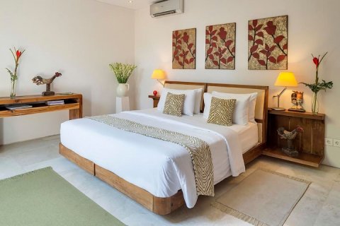 3 bedrooms Villa in Seminyak, Badung, Indonesia No. 945 22