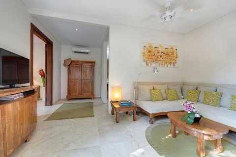 3 bedrooms Villa in Seminyak, Badung, Indonesia No. 945 23