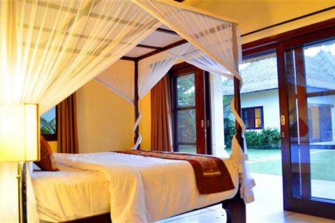 4 bedrooms Villa in Seminyak, Badung, Indonesia No. 946 14