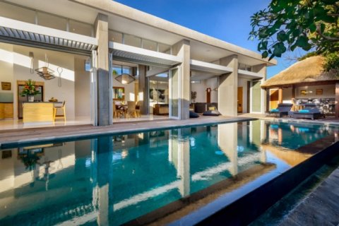 2 bedrooms Villa in Seminyak, Badung, Indonesia No. 1388 11