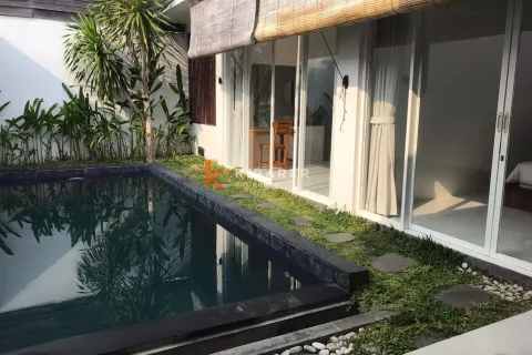 2 bedrooms Villa in Kuta, Badung, Indonesia No. 12932