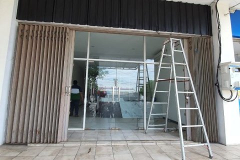 176m2 Shop in Mojokerto City, Indonesia No. 6816 4
