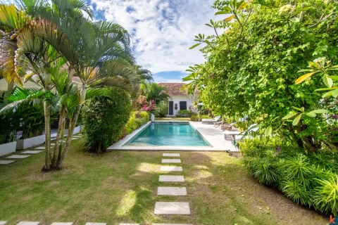 6 bedrooms Villa in Ungasan, Badung, Indonesia No. 10588 2