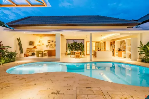 3 bedrooms Villa in Tibubeneng, Badung, Indonesia No. 10591 5