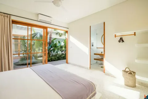 3 bedrooms Villa in Tibubeneng, Badung, Indonesia No. 10589 14