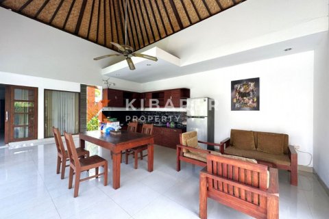 Вилла с 3 спальнями в Kerobokan, Бадунг, Индонезия № 12564 2