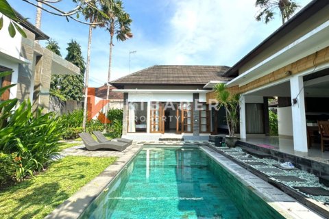 3 bedrooms Villa in Kerobokan, Badung, Indonesia No. 12564