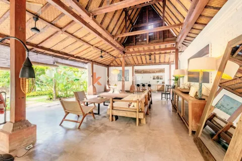4 bedrooms Villa in Pererenan, Mengwi, Badung, Indonesia No. 12559 11