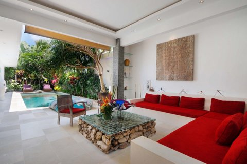 3 bedrooms Villa in Seminyak, Badung, Indonesia No. 1665 4